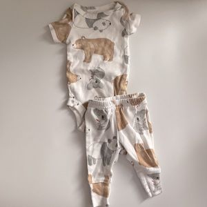 Brand New 'Bear two piece onesie set